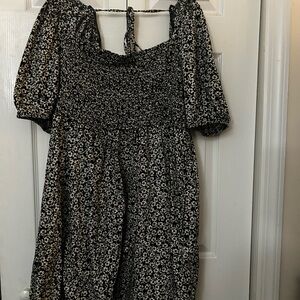 GAP Black and White Floral Long Sleeve Dress